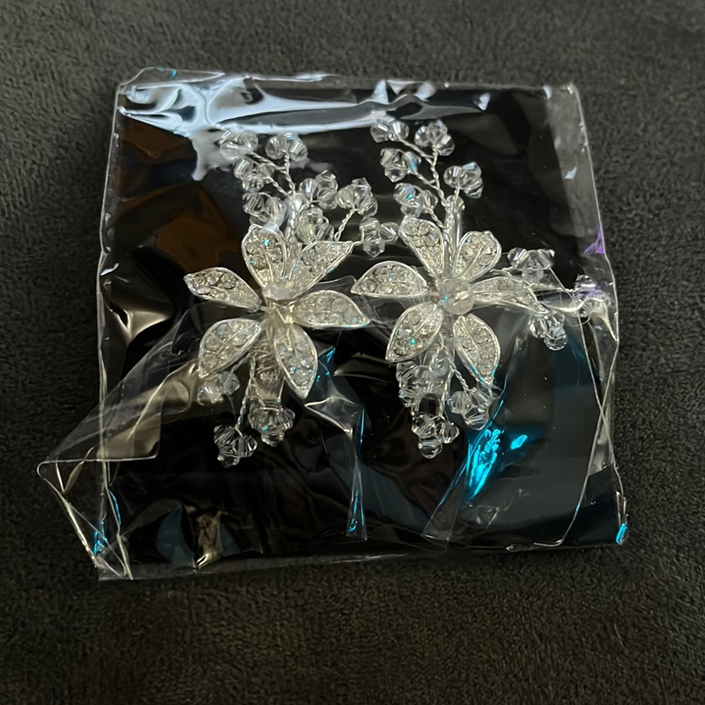 Crystal wedding hair clips